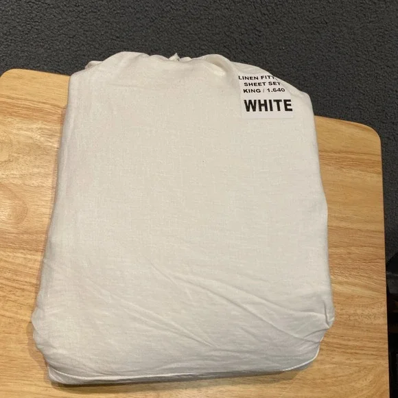 Quince European Linen Fitted Sheet Set King White Fitted Sheet + 2 Pillow Cases - Picture 4 of 6